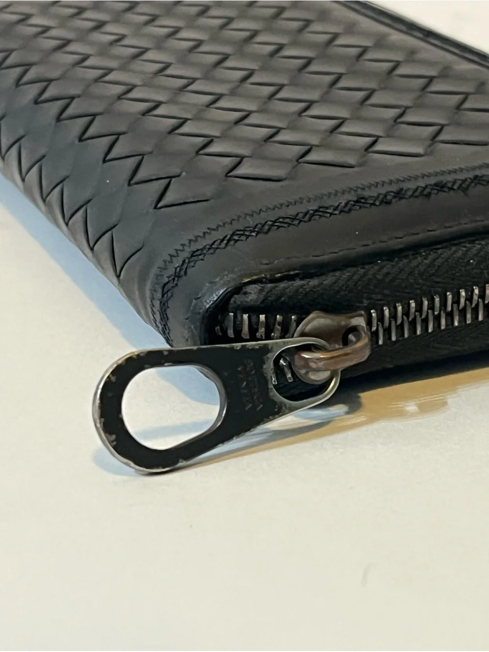 Bottega Veneta Intrecciato Woven Leather Zip Wallet Black 🇮🇹